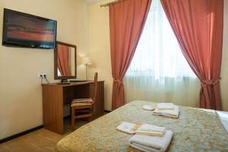 Гостиница Атлас Отель Краснодар Улучшенный двухместный номер с 1 кроватью-3